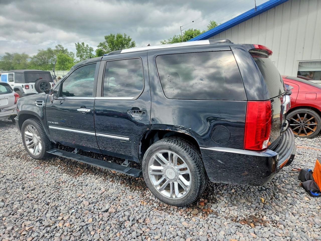 2010 Cadillac Escalade Premium - Фото 2