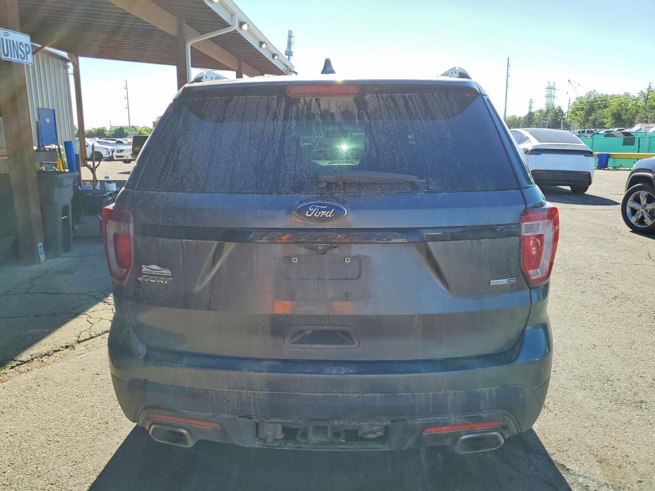 2017 Ford Explorer Sport - Image 6