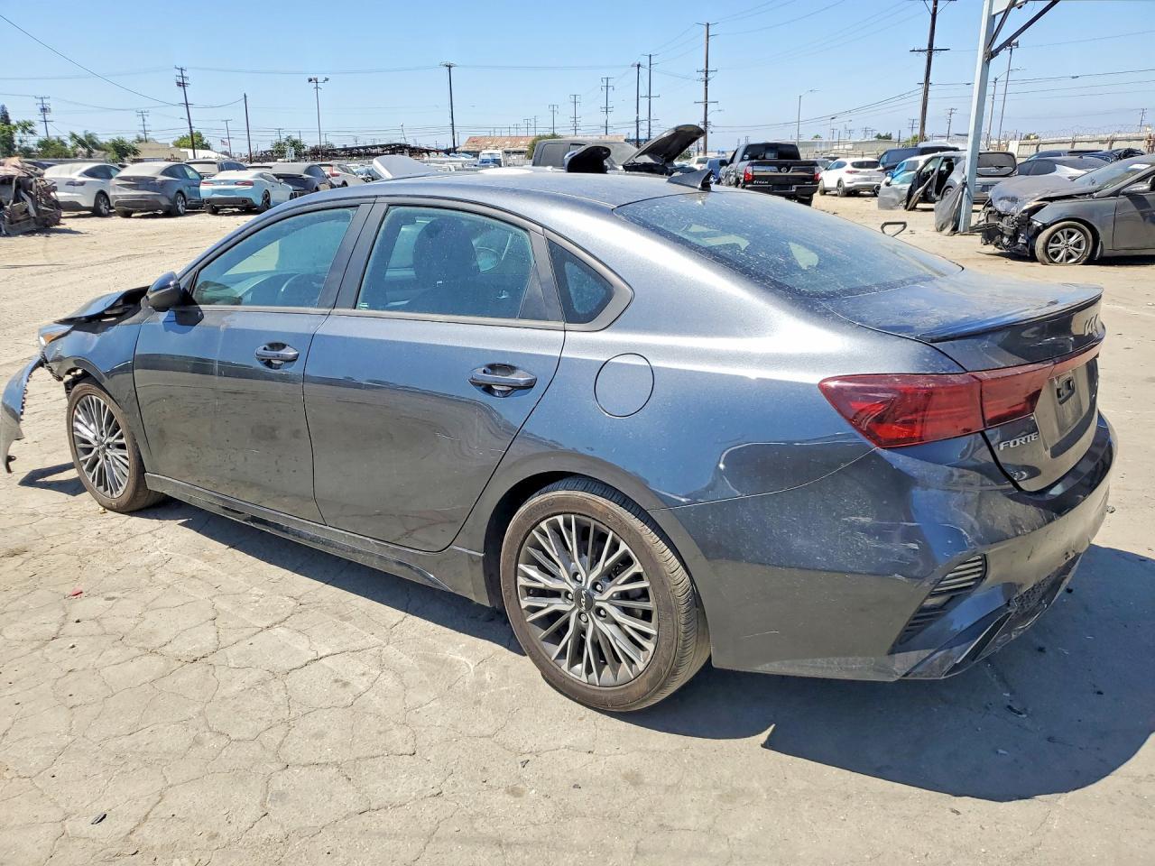 2022 Kia Forte Gt Line - Image 2