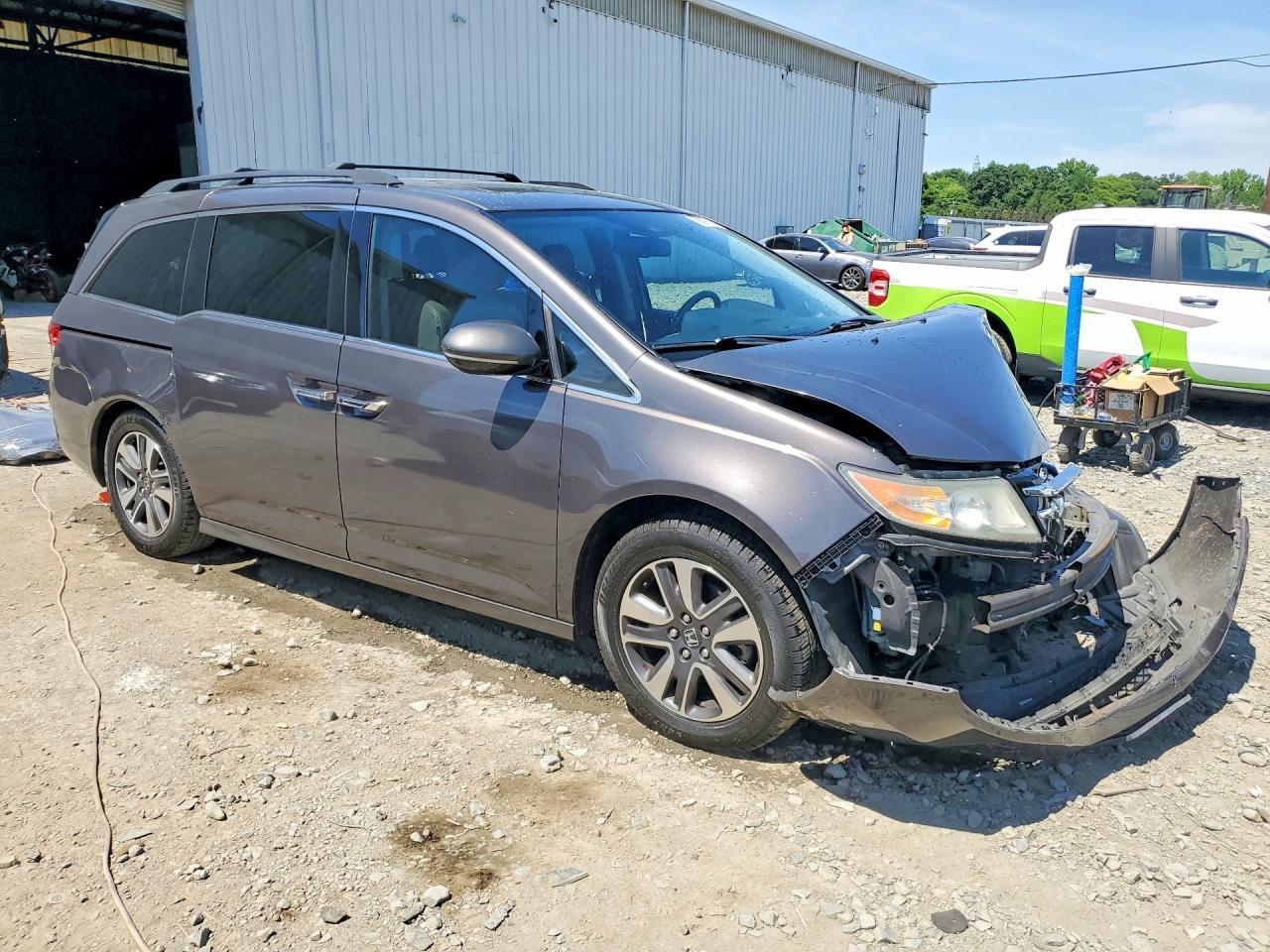 2015 Honda Odyssey Touring - Фото 4