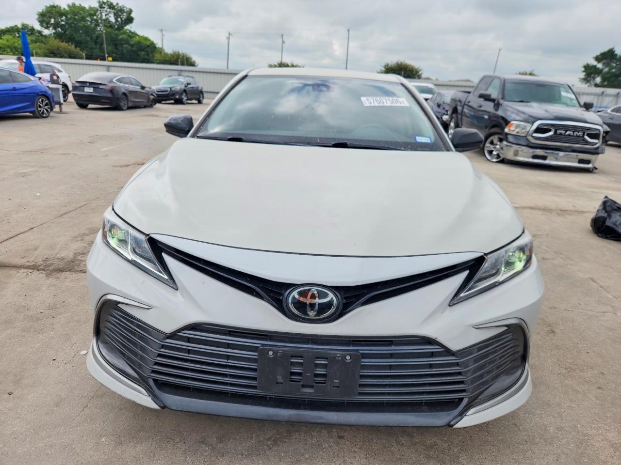 2023 Toyota Camry Le - Фото 5