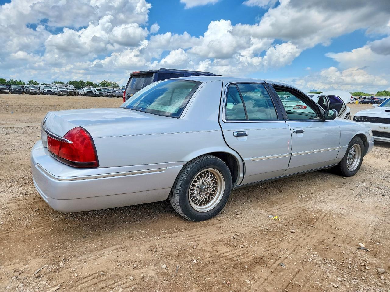 2001 Mercury Grand Marquis Ls - Image 3