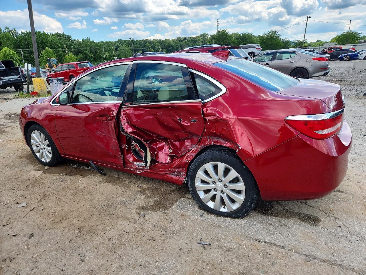 2015 Buick Verano - Фото 2