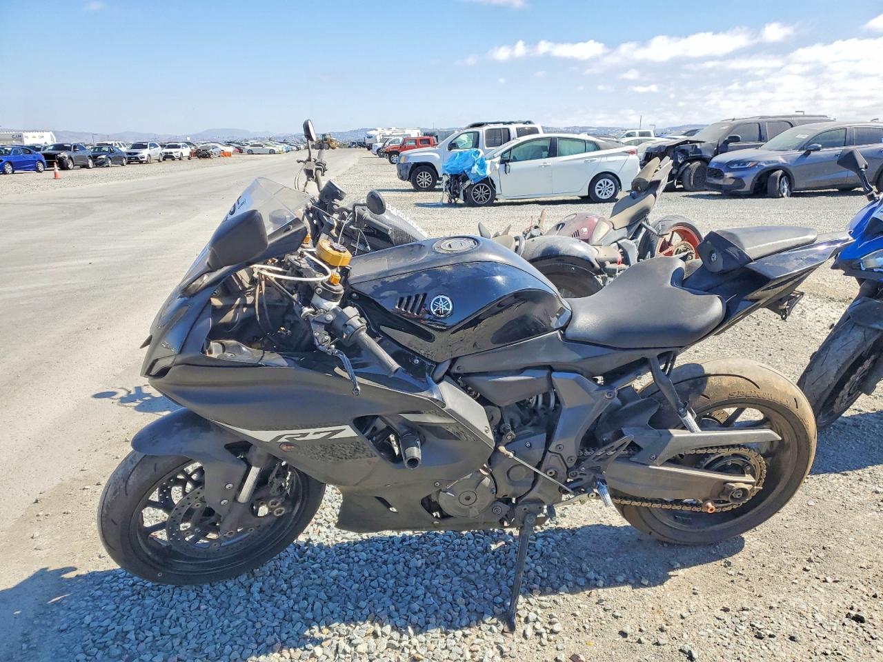 2024 Yamaha Yzfr7 - Фото 3