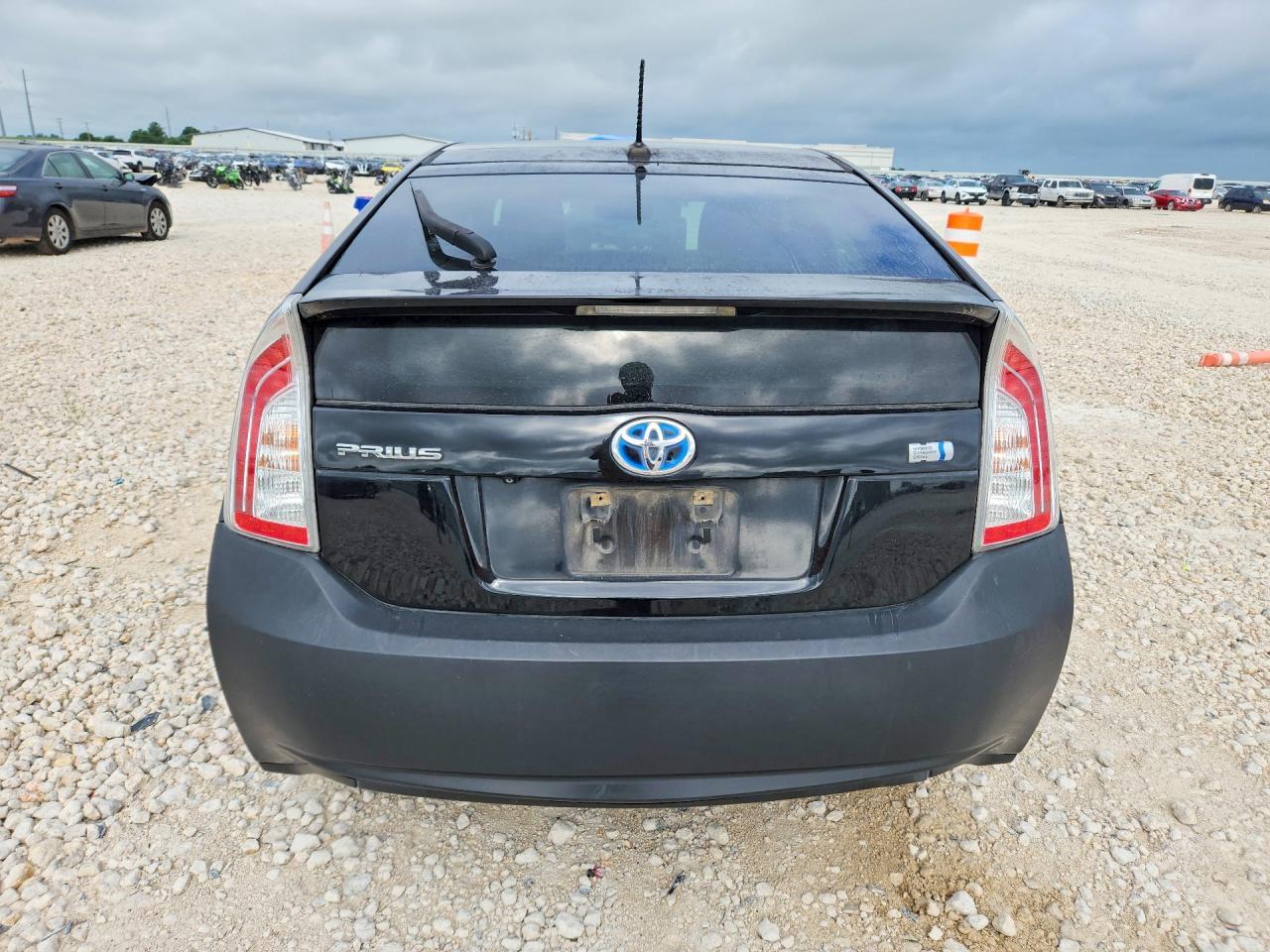 2015 Toyota Prius Four - Image 6