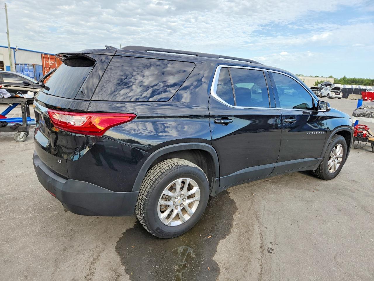 2019 Chevrolet Traverse Lt - Image 3