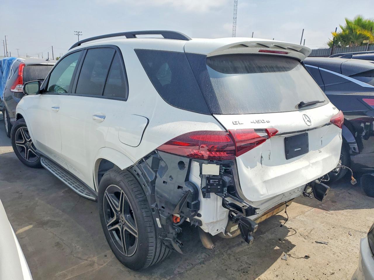 2026 Mercedes-Benz Gle 450E 4Matic - Image 2