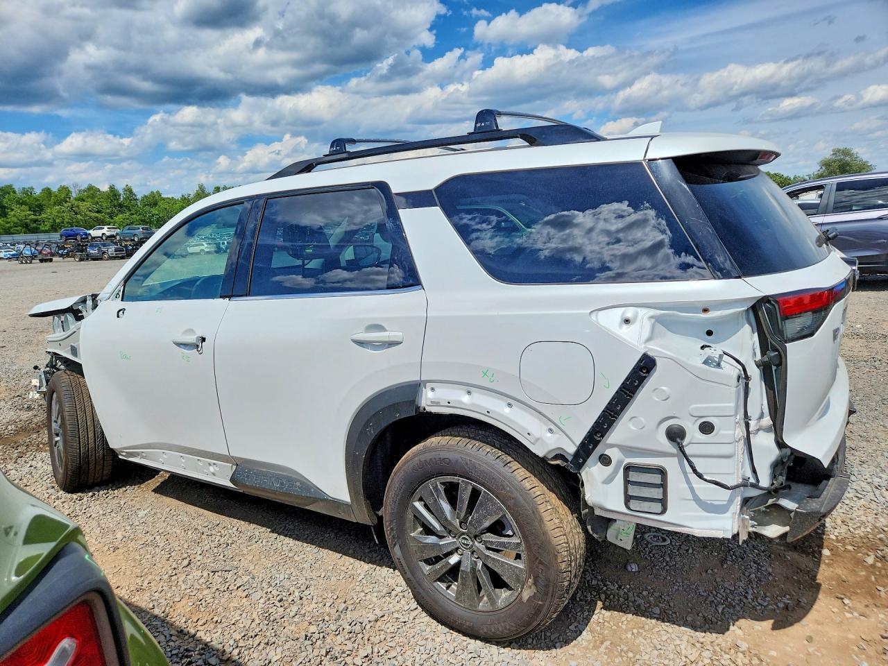 2025 Nissan Pathfinder Sv - Image 2