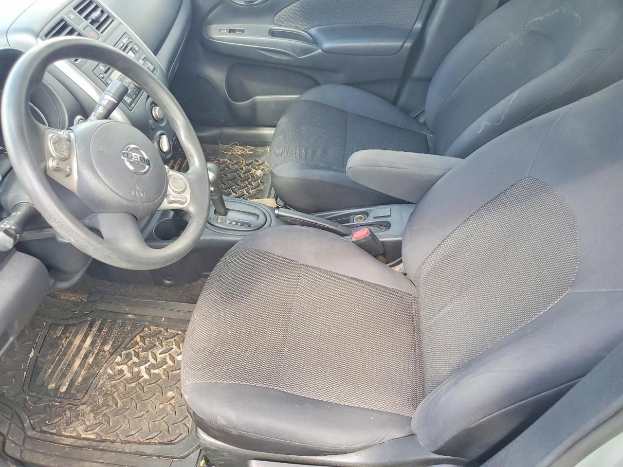 2013 Nissan Versa 1.6 S - Image 7