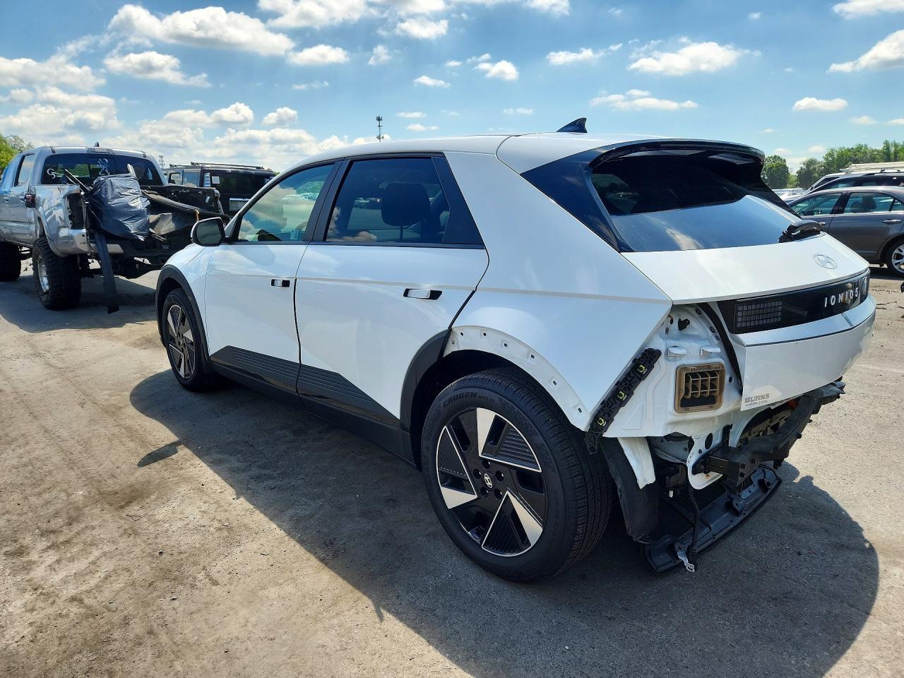 2025 Hyundai Ioniq 5 Se - Image 2