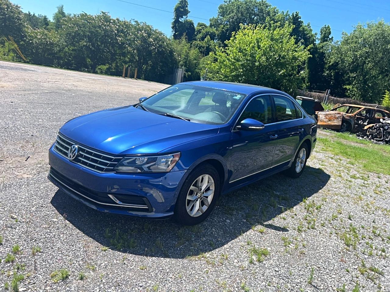 2016 Volkswagen Passat S - Фото 2