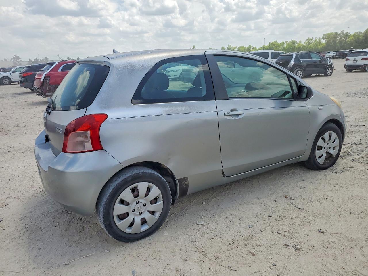 2008 Toyota Yaris - Image 3