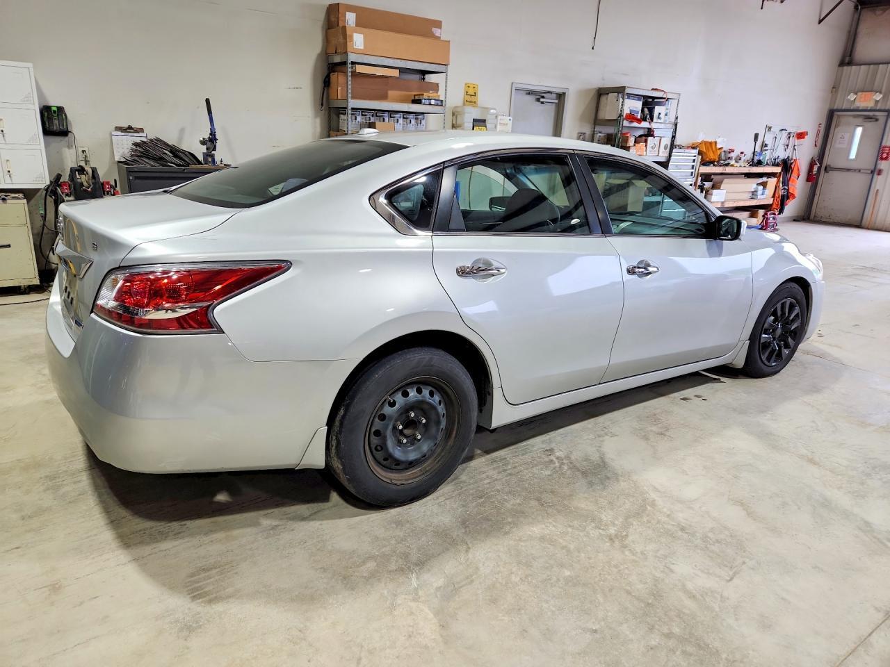 2014 Nissan Altima 2.5 S - Фото 3