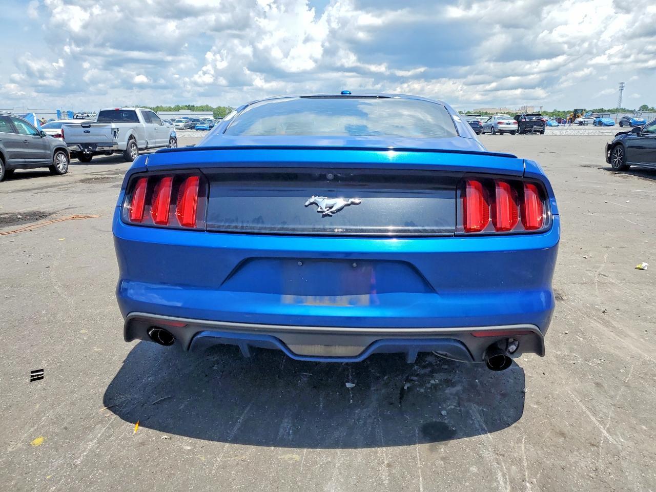 2017 Ford Mustang - Фото 6