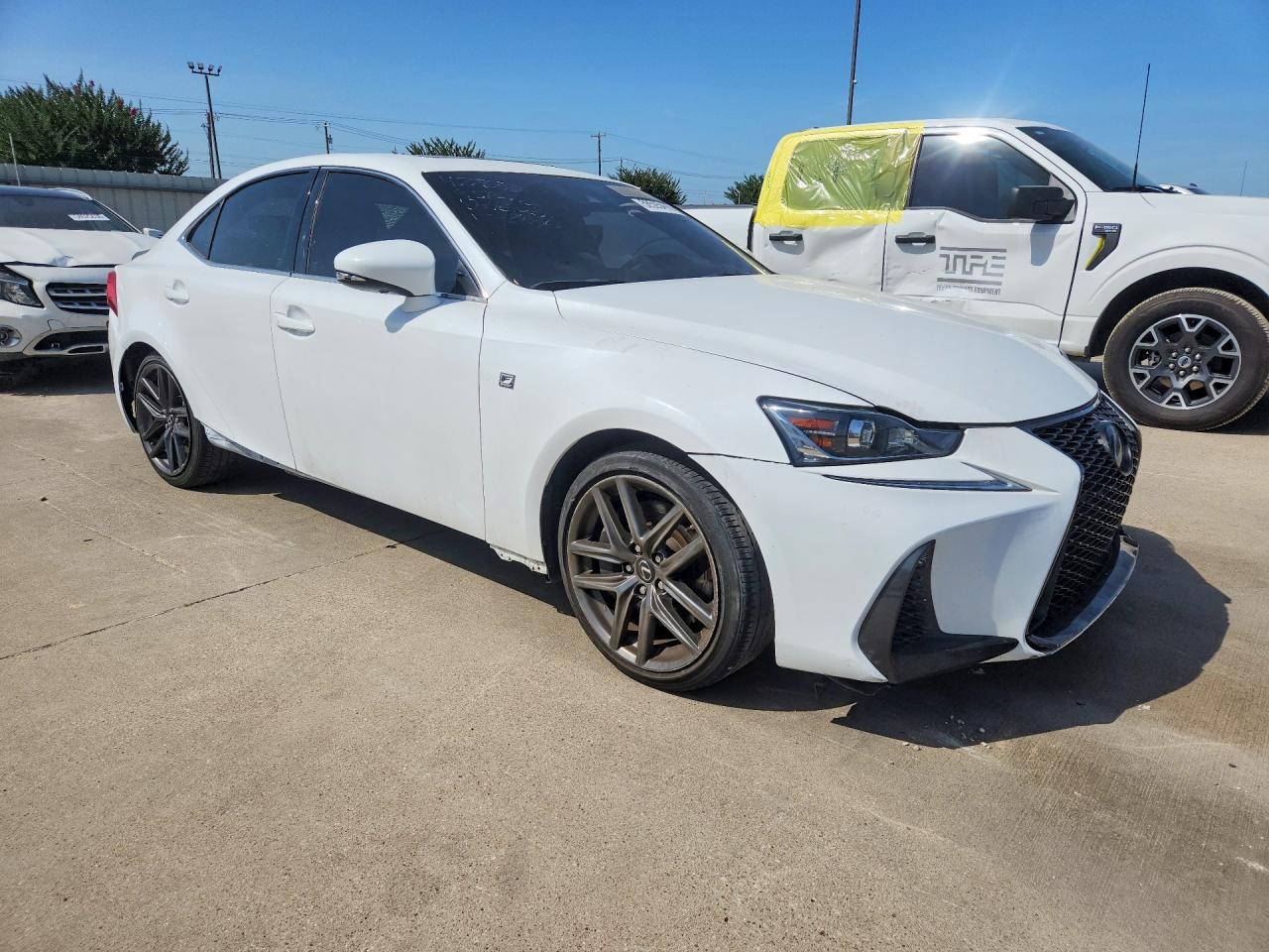 2017 Lexus Is 300 - Image 4