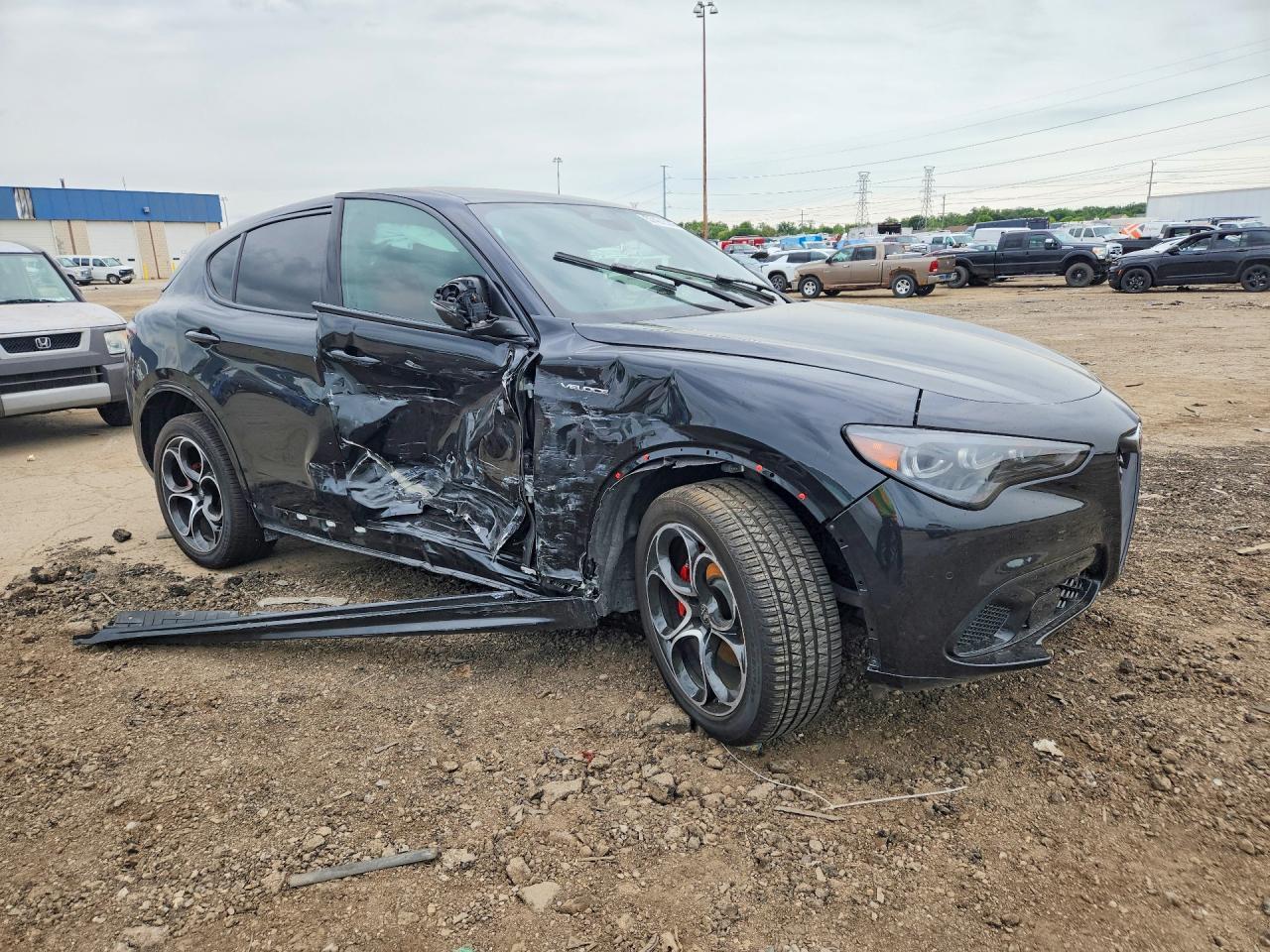 2025 Alfa Romeo Stelvio Base - Фото 4