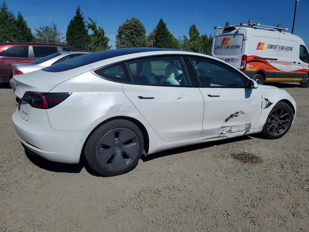 2022 Tesla Model 3 - Фото 3
