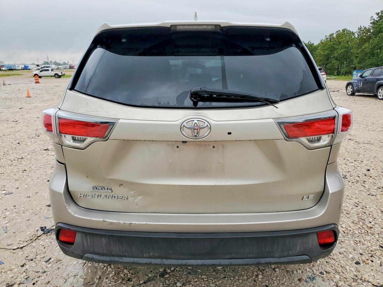 2014 Toyota Highlander Le Plus - Image 6