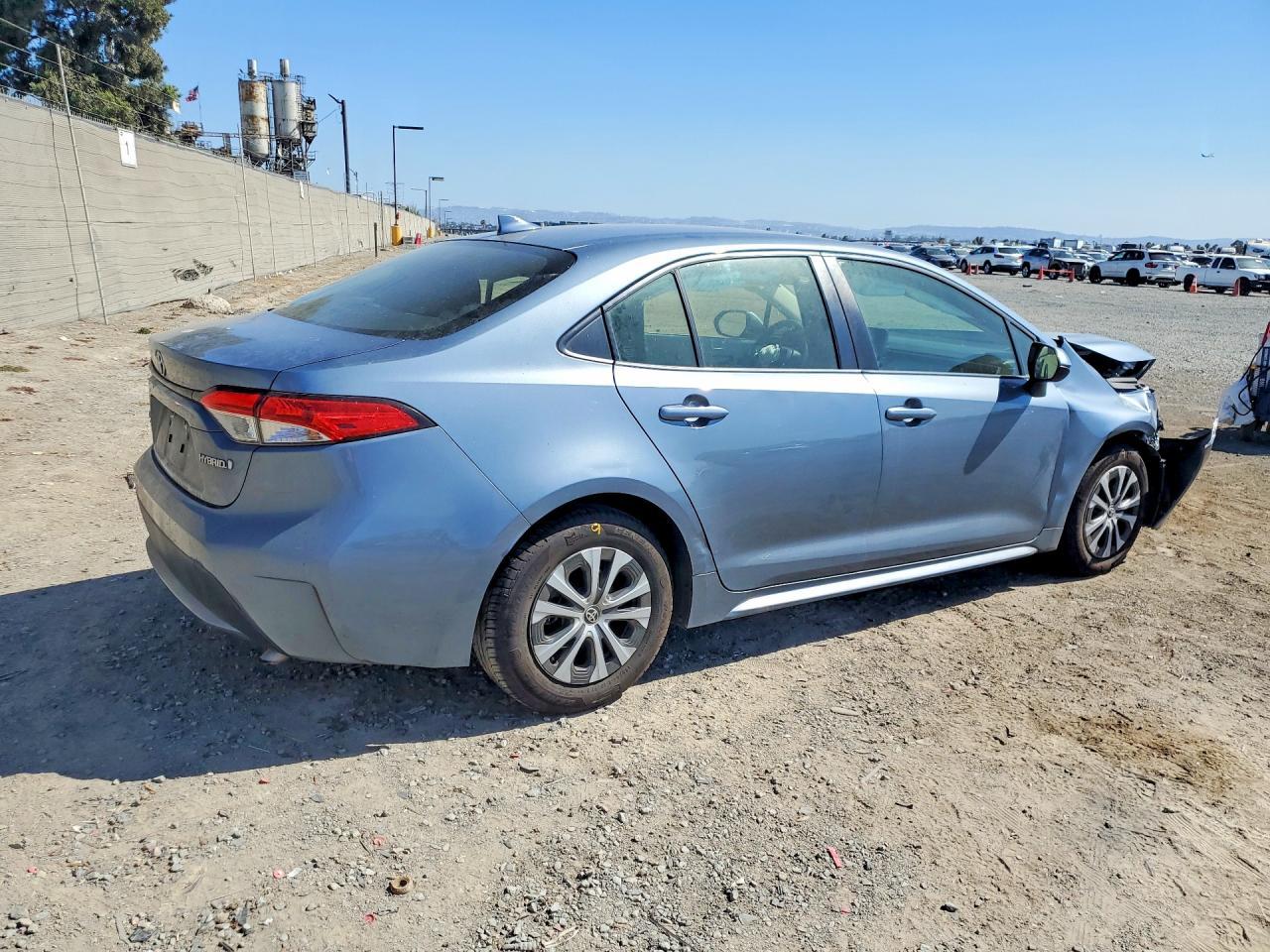 2022 Toyota Corolla Le - Image 3