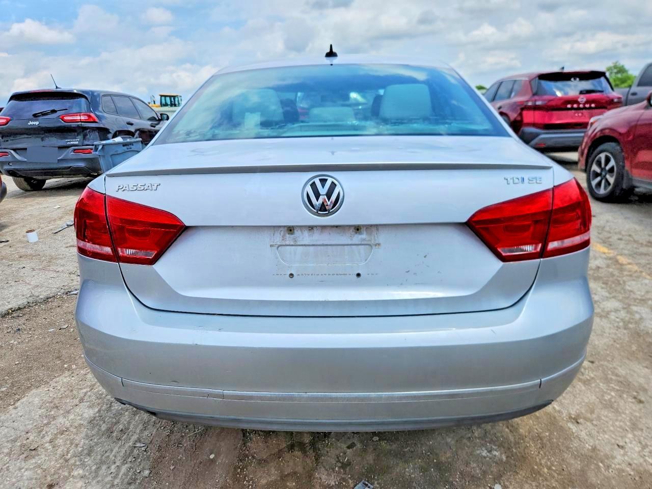2013 Volkswagen Passat Se - Image 6