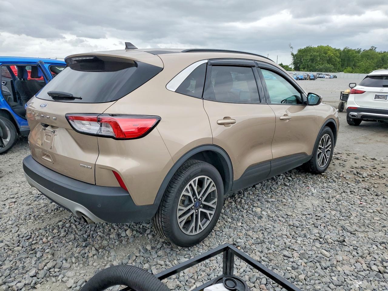 2020 Ford Escape Sel - Фото 3