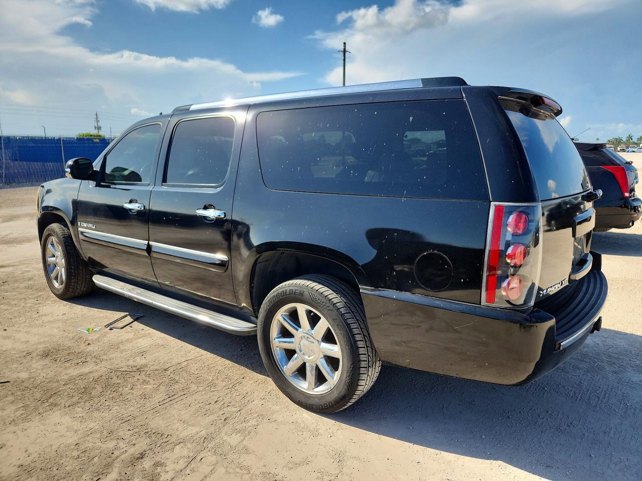 2007 GMC Yukon Xl Denali - Фото 2
