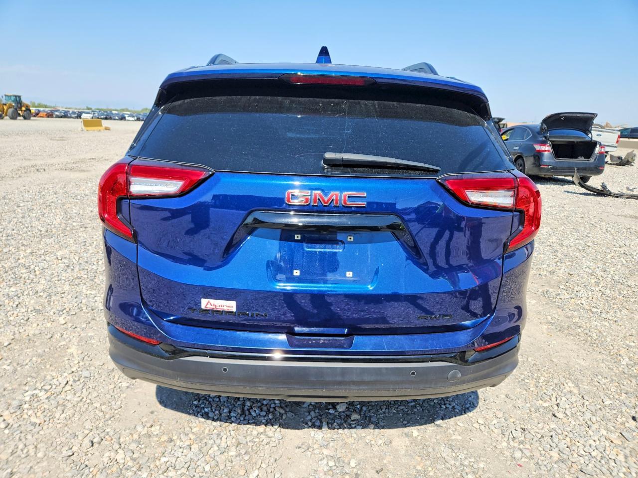 2023 GMC Terrain Sle - Image 6