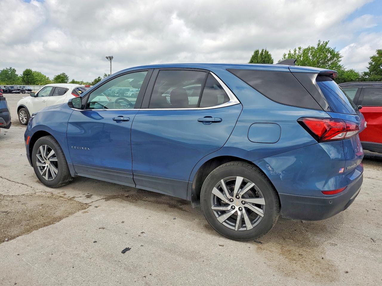 2024 Chevrolet Equinox Lt - Image 2