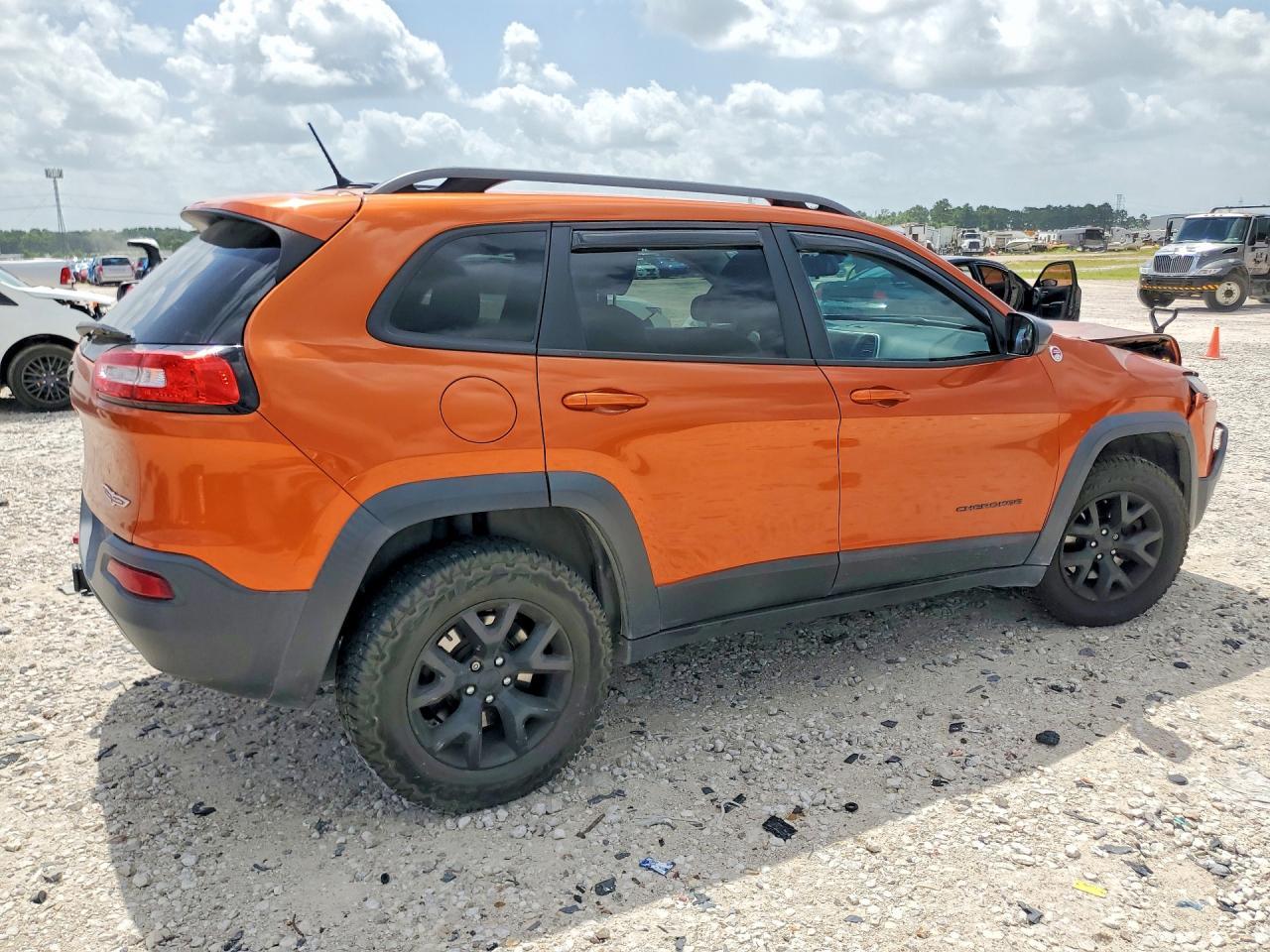 2015 Jeep Cherokee Trailhawk - Image 3