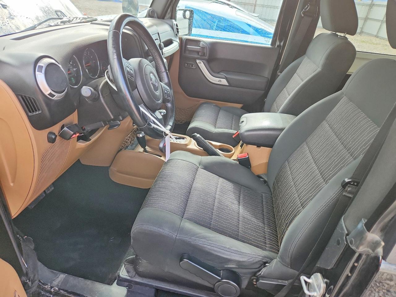2011 Jeep Wrangler Sahara - Фото 7