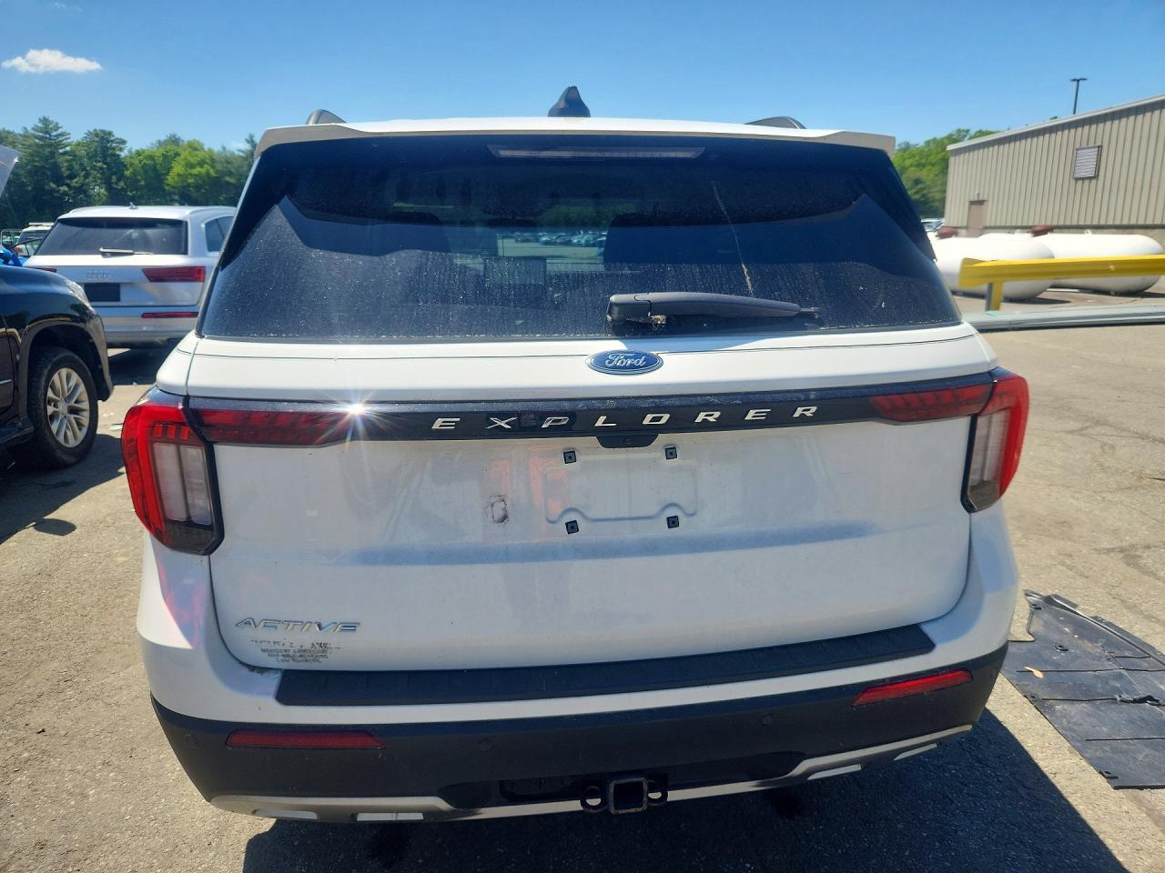 2025 Ford Explorer Active - Фото 6