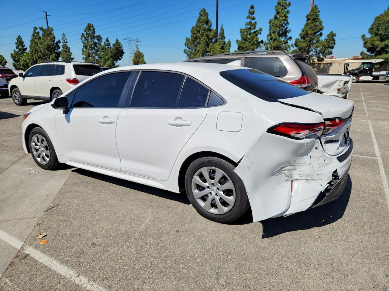 2025 Toyota Corolla Le - Фото 2