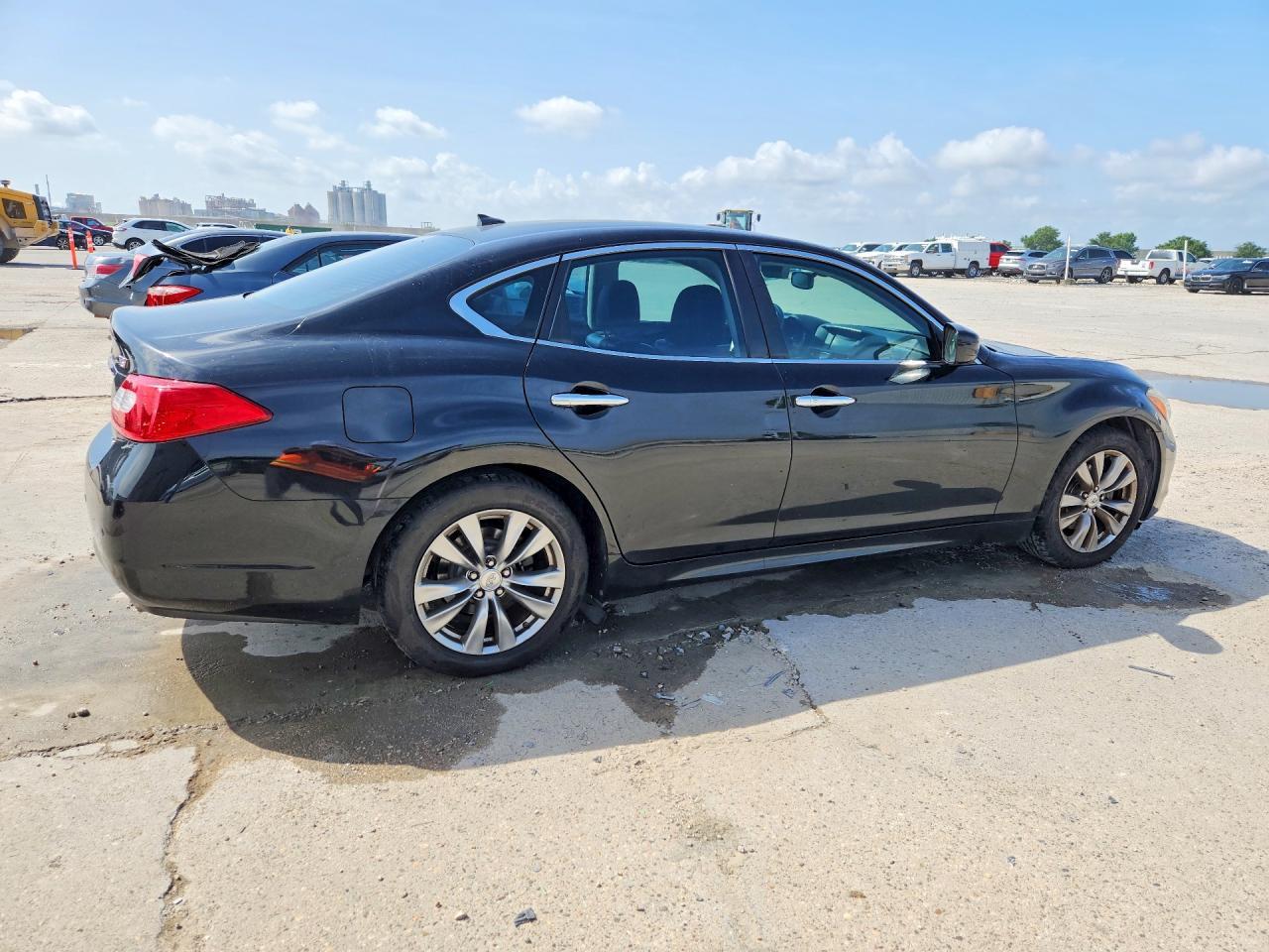 2013 Infiniti M37 Base - Image 3