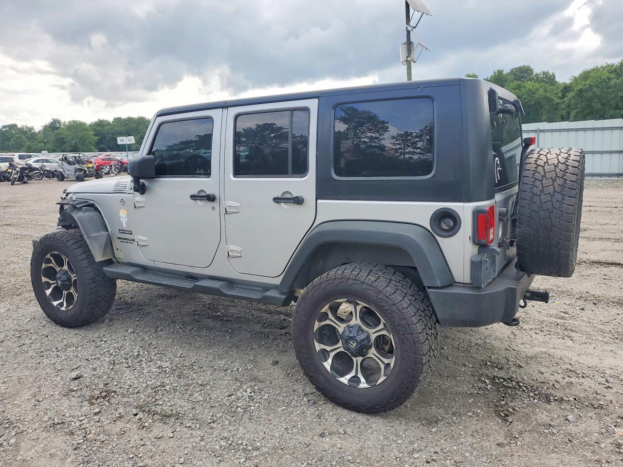 2012 Jeep Wrangler Unlimited Sport - Фото 2