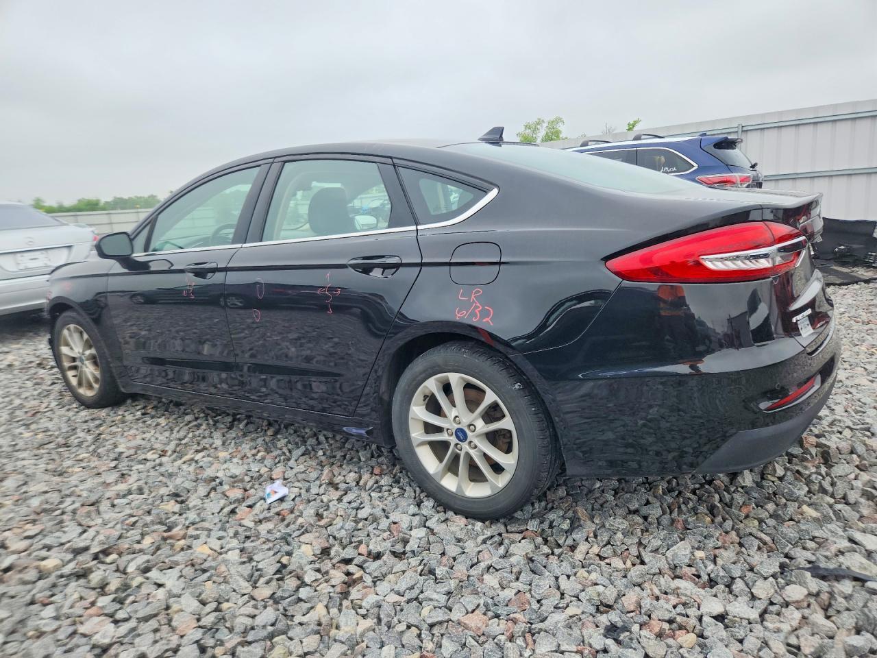 2019 Ford Fusion Se - Image 2