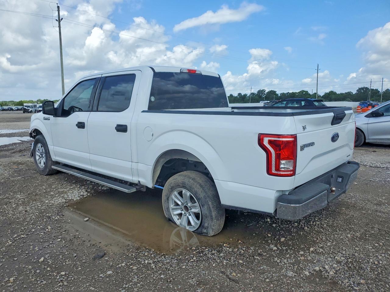 2015 Ford F 150 - Фото 2