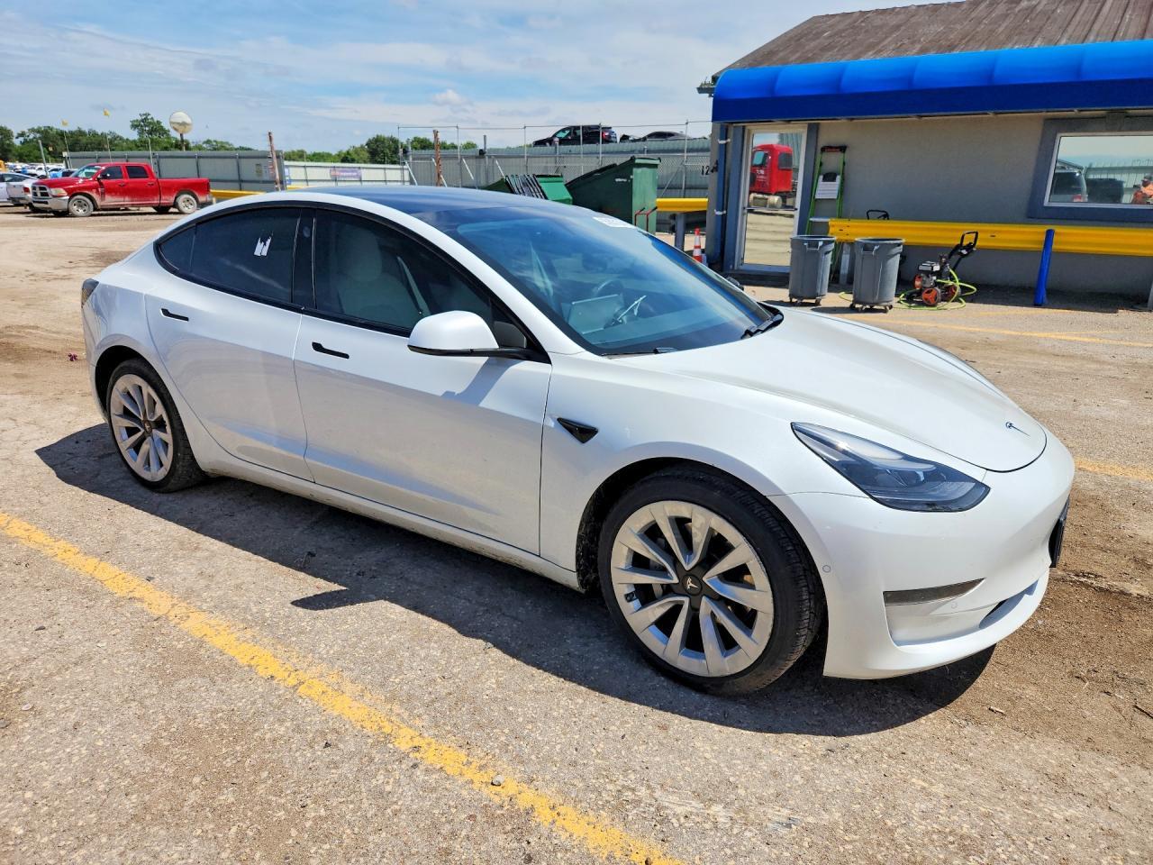 2021 Tesla Model 3 - Image 4