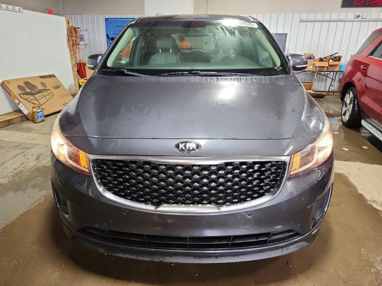 2017 Kia Sedona Lx - Фото 5
