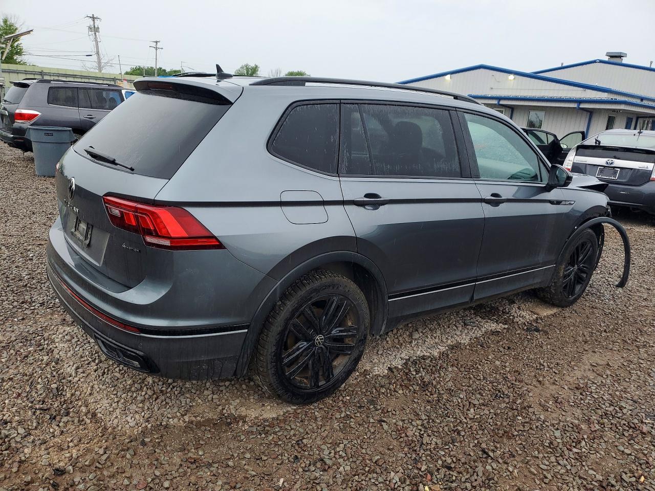 2022 Volkswagen Tiguan Se R-Line Black - Фото 3