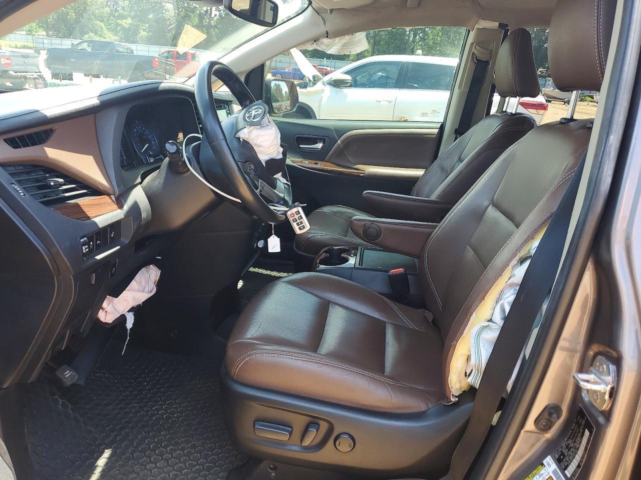 2018 Toyota Sienna Limited 7-Passenger - Фото 7