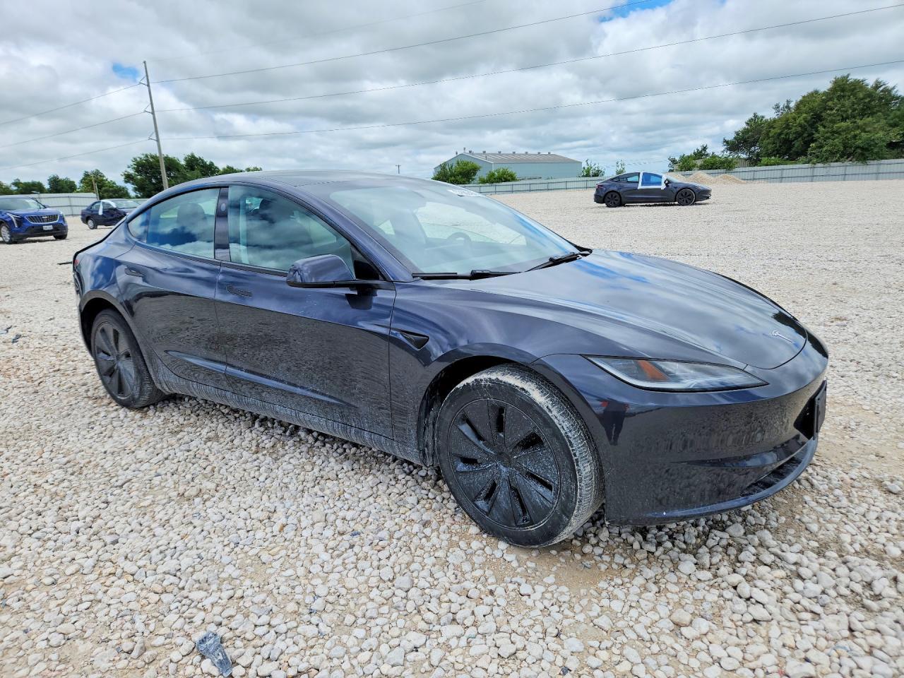 2024 Tesla Model 3 - Фото 4