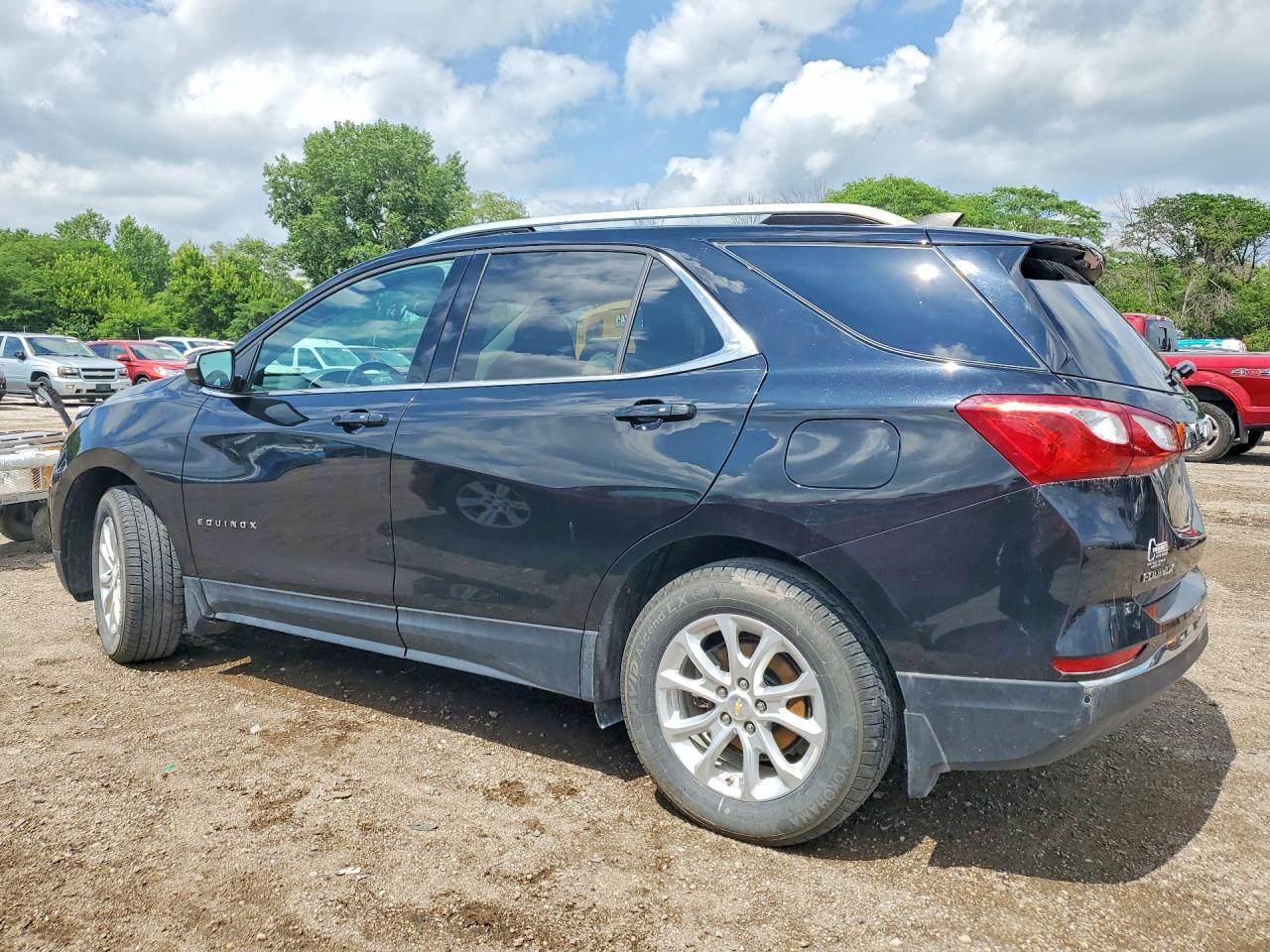 2018 Chevrolet Equinox Lt - Image 2