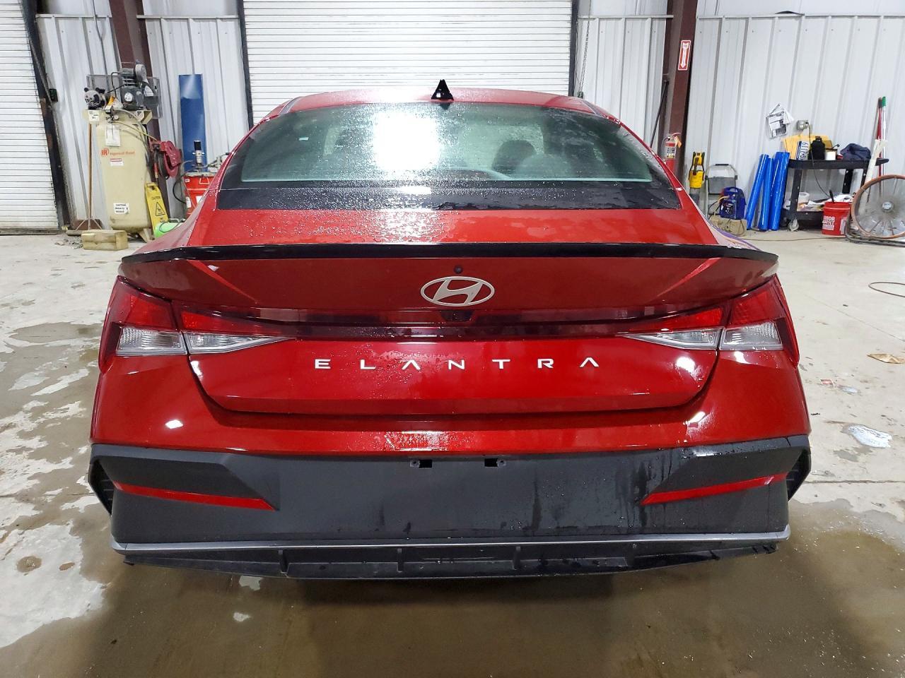 2026 Hyundai Elantra Sel Sport - Image 6