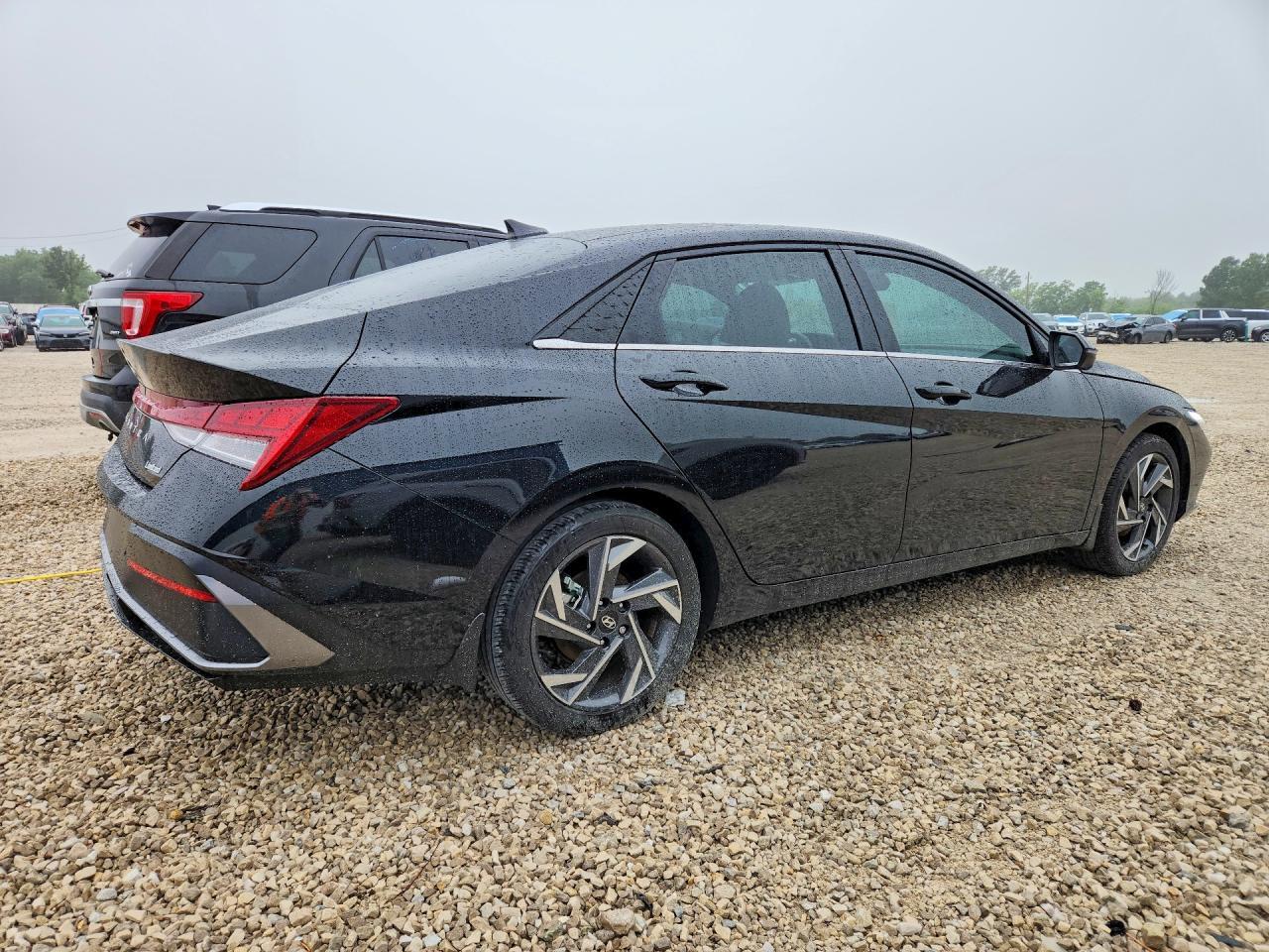 2024 Hyundai Elantra Limited - Фото 3