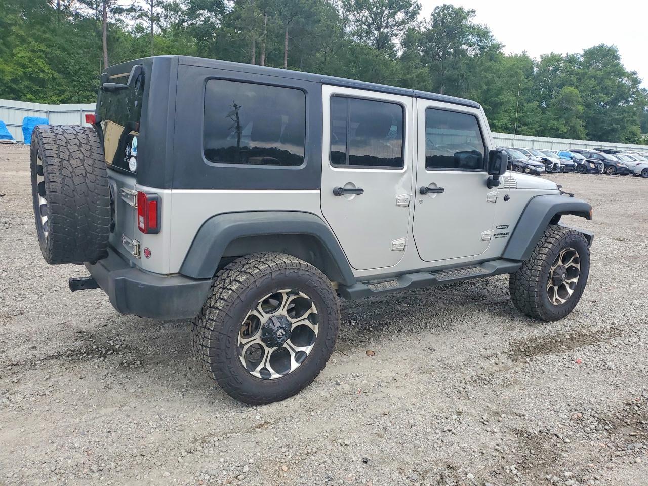 2012 Jeep Wrangler Unlimited Sport - Фото 3