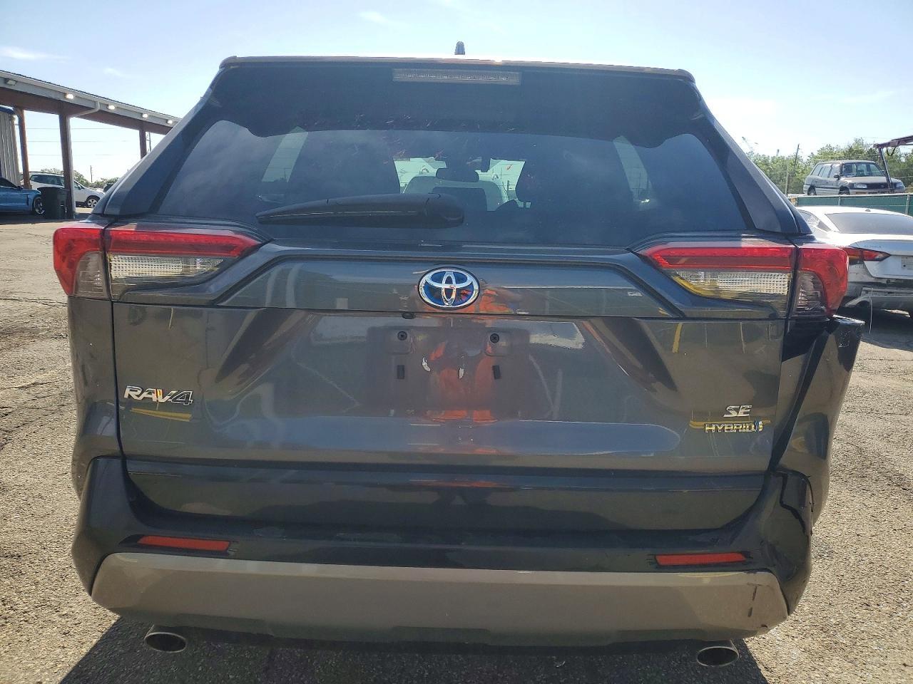 2023 Toyota Rav4 Se - Image 6