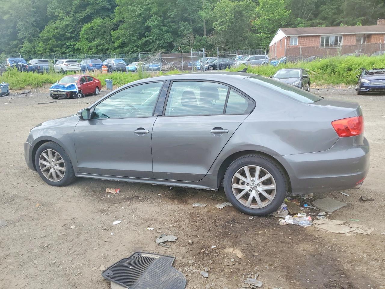 2014 Volkswagen Jetta Se - Image 2