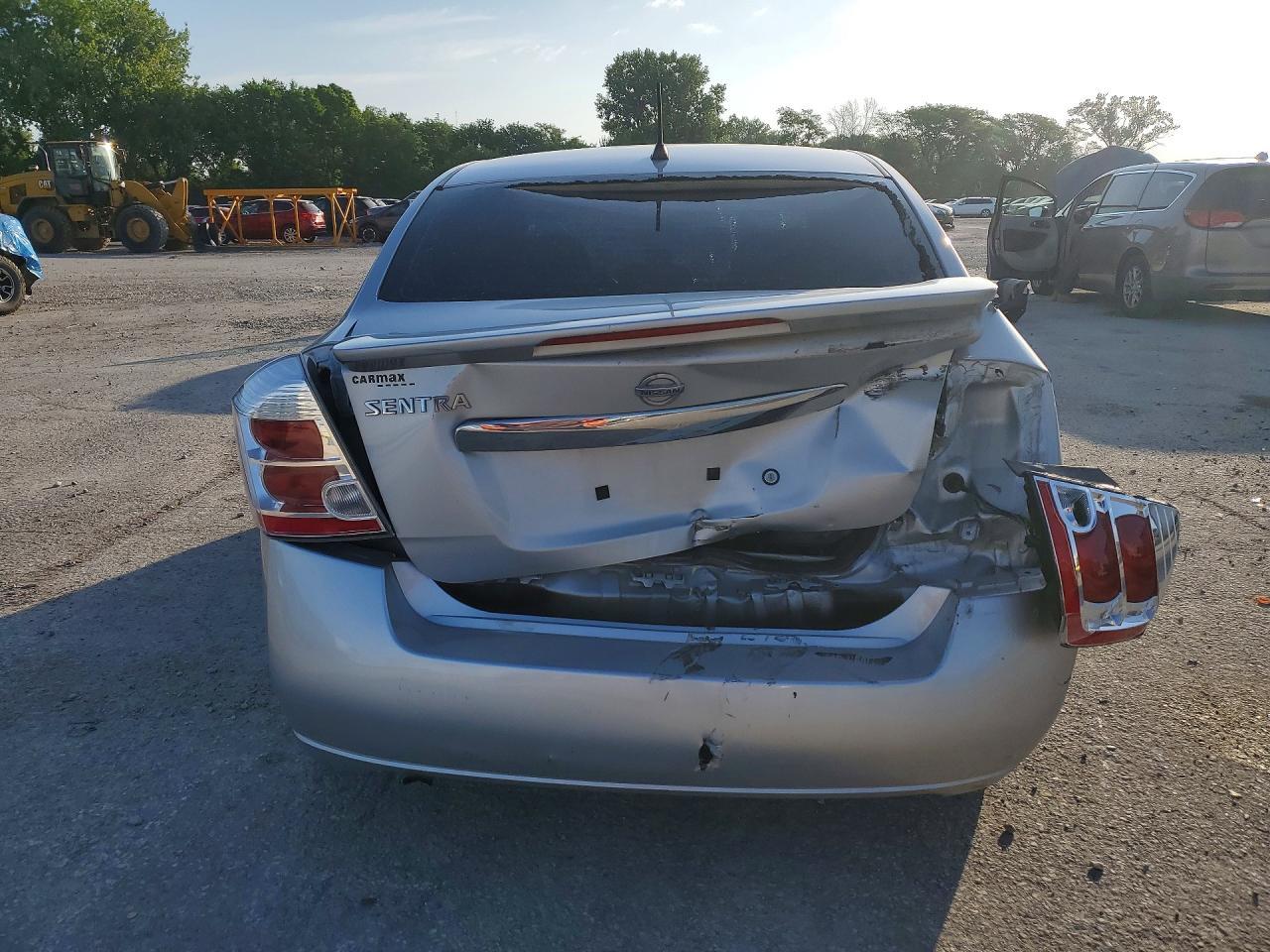 2010 Nissan Sentra 2.0 - Фото 6