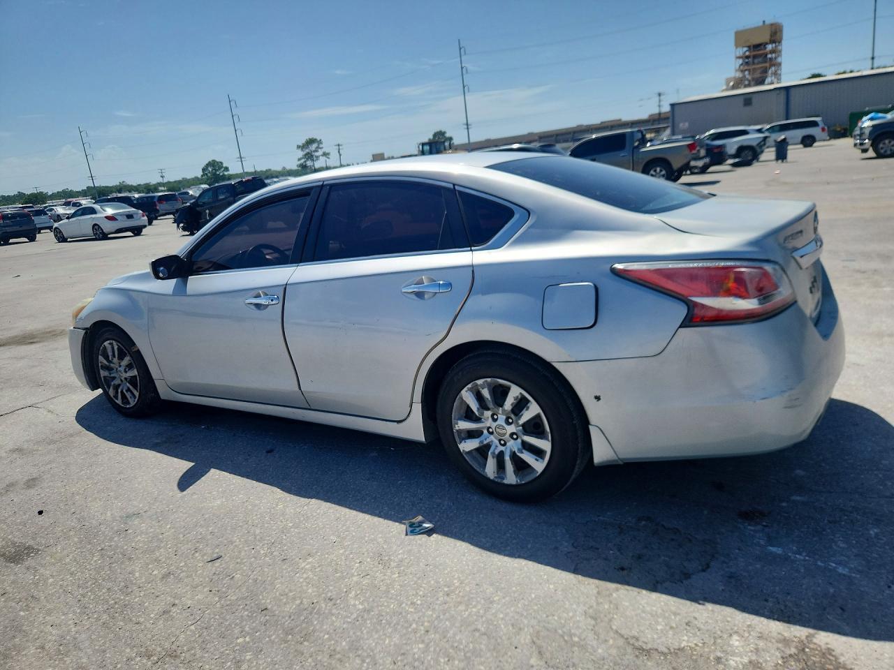 2015 Nissan Altima 2.5 S - Фото 2