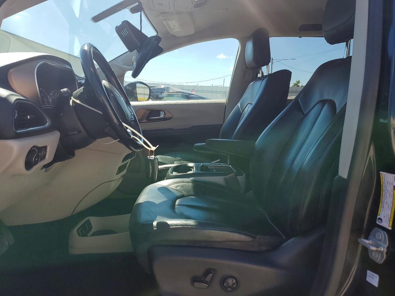 2018 Chrysler Pacifica Touring L Plus - Фото 7